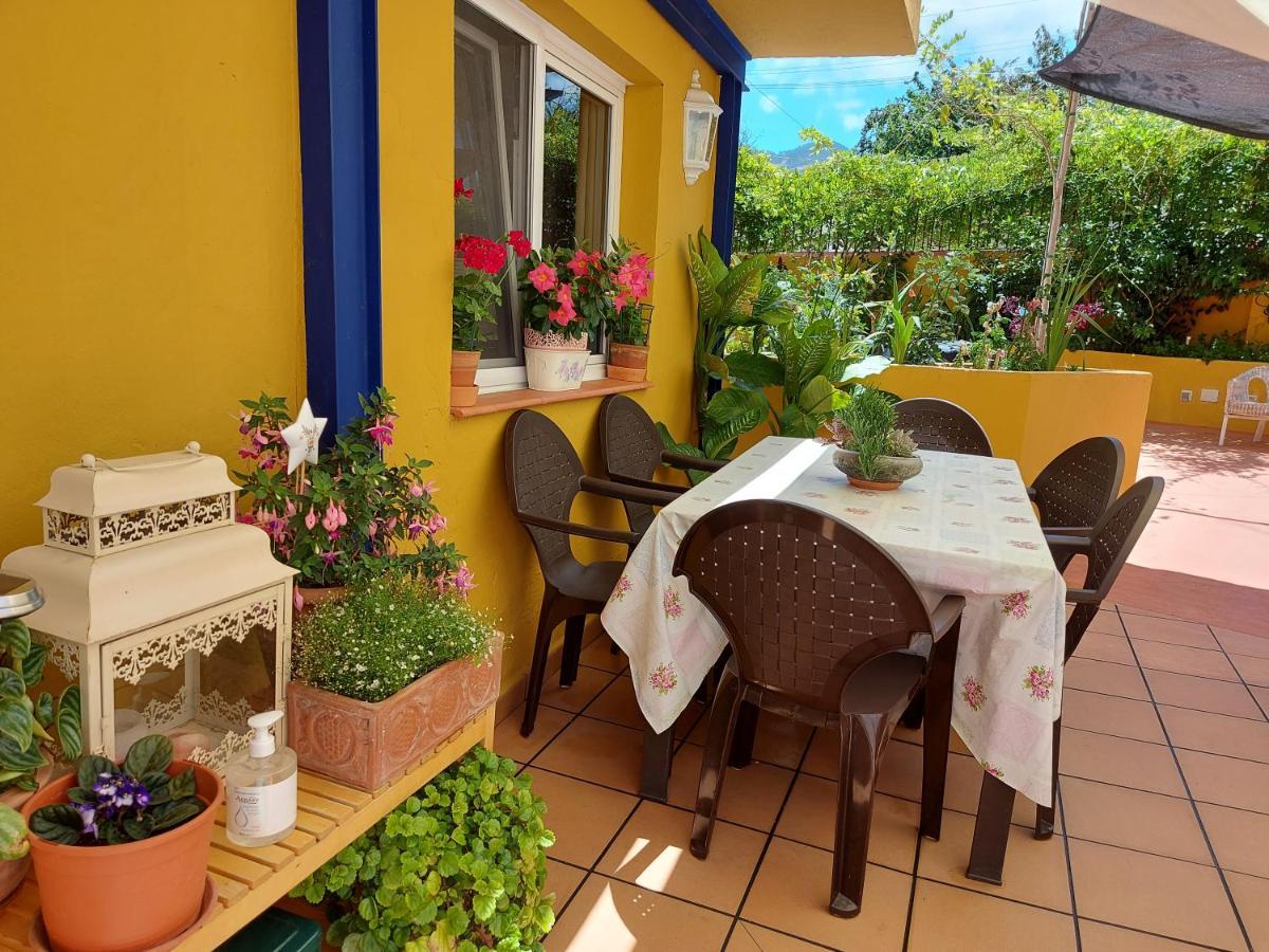 Casa Maestro Lelo - Acogedora Casa Rural Canaria Con Patios Y Jardines De Flores لاس بالماس دي غران كاناريا المظهر الخارجي الصورة
